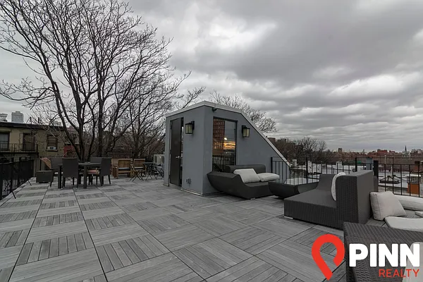 Rented by Pinn Realty | media 44