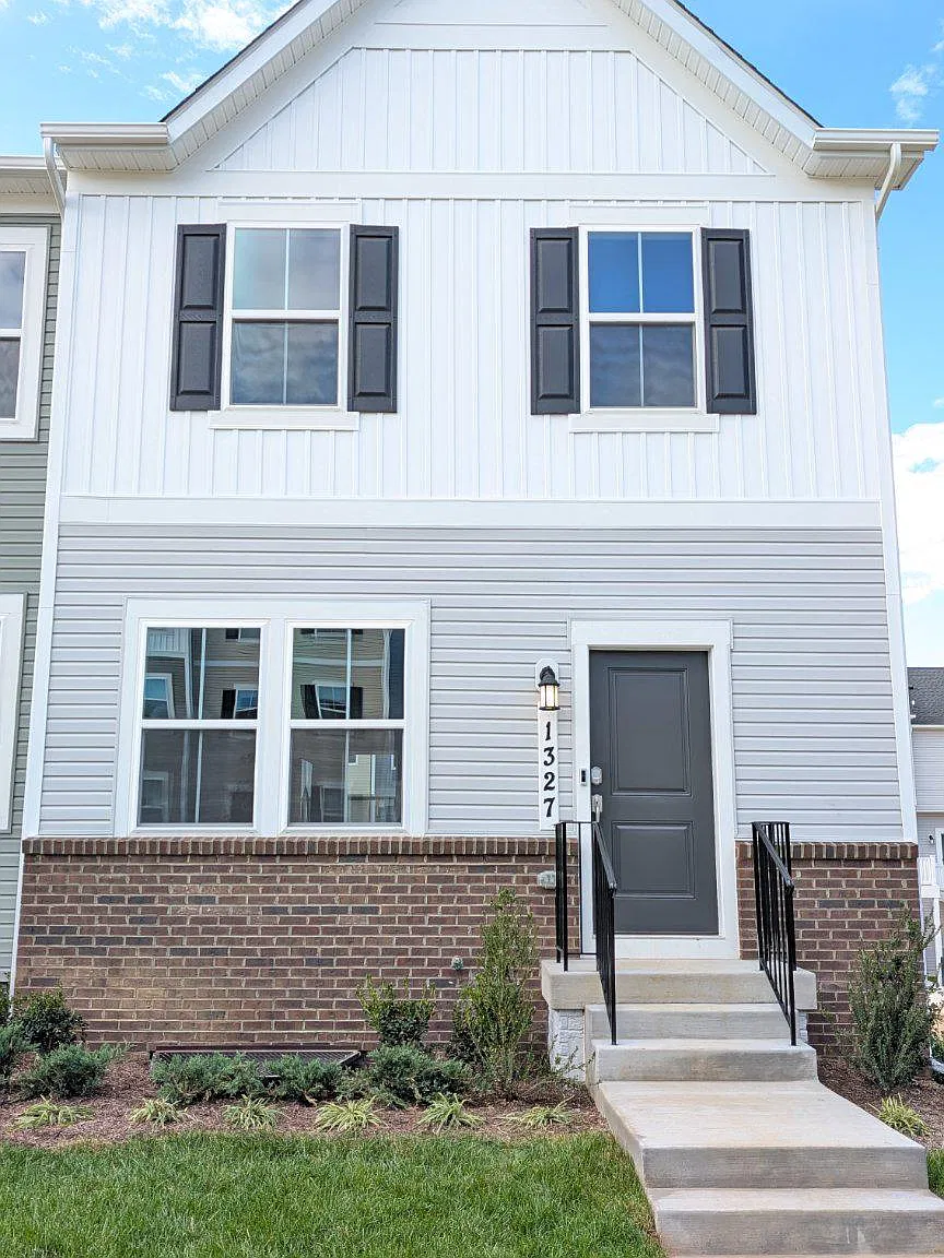 3 bed, 3.5 bath, 2000 sqft, $1,995 — Photo 1