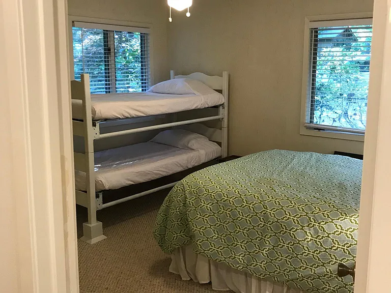 230 Cedar Pl — Photo 20