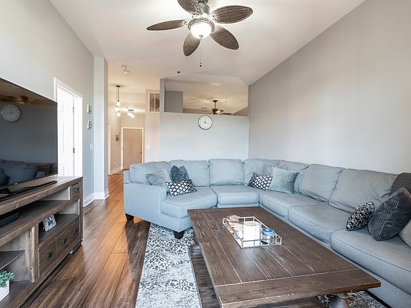 4th image of 2915 N Clybourn Ave Unit 203