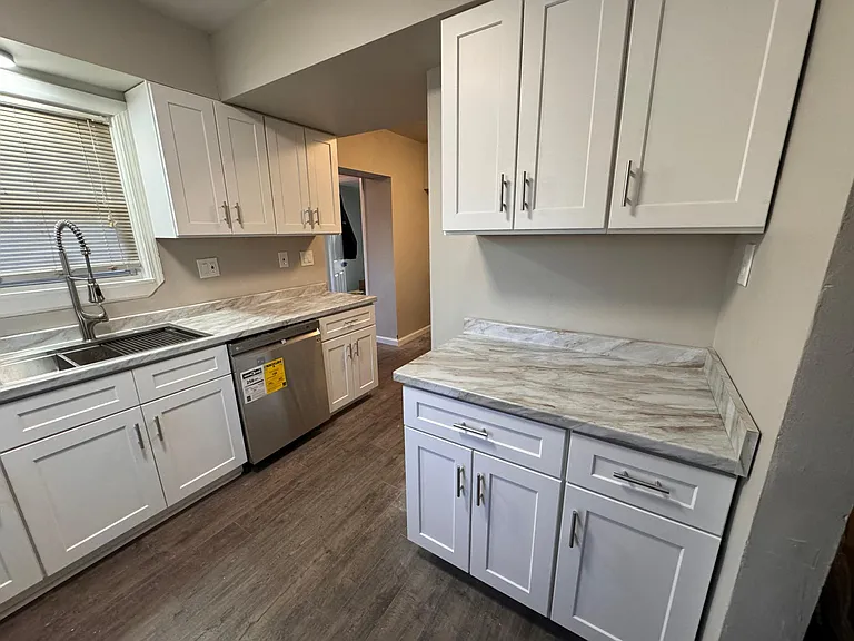 1334 E Maxlow Ave — Photo 10