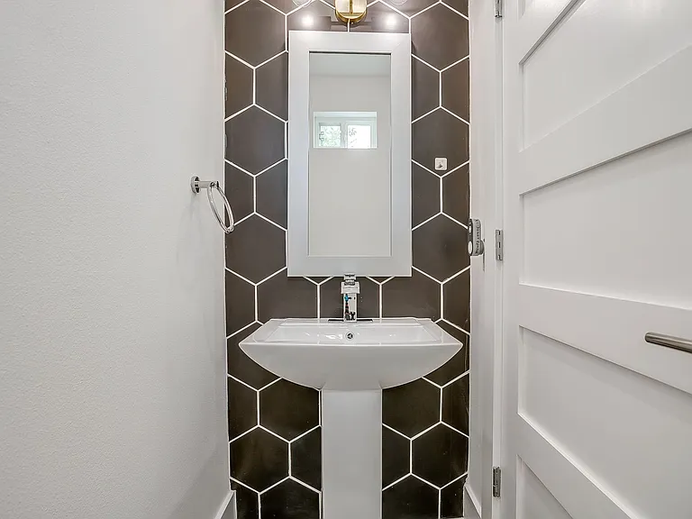 3144 Forest Park Blvd — Photo 28