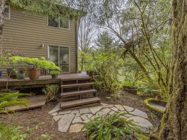 4110 Logsden Rd, Siletz, OR 97380