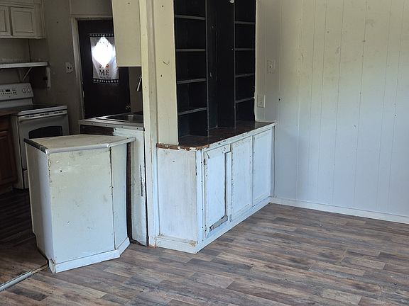 4th image of 856 Lowery Ln #68