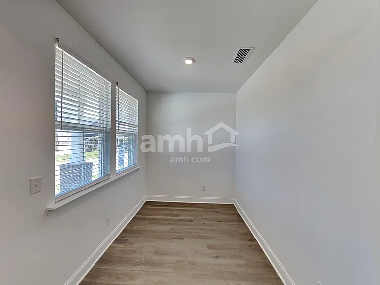 201 Argea Dr — Photo 5