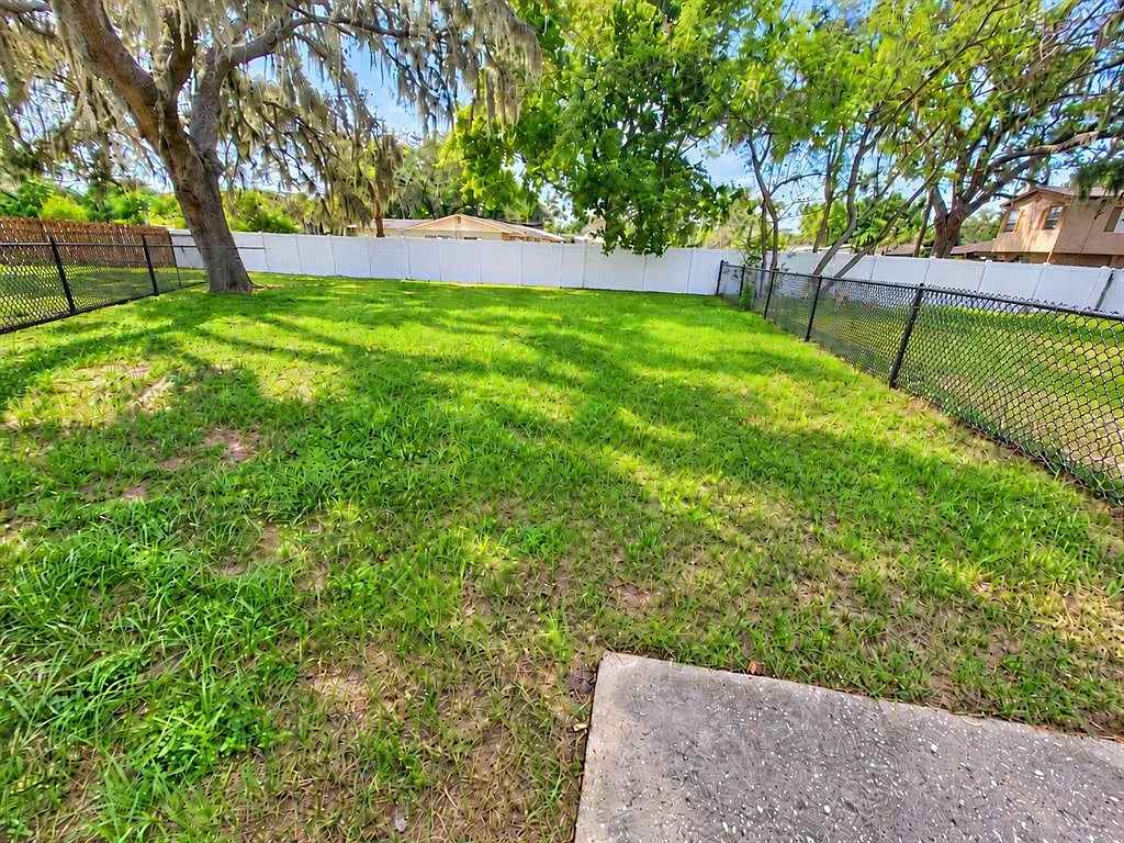 2 bed, 1.0 bath, 1000 sqft, $1,645 — Photo 3