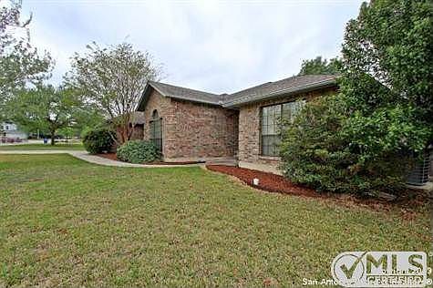 2nd image of 1822 Palace Dr