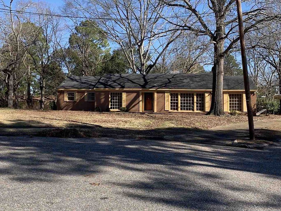 1st image of 2734 Oxford Dr