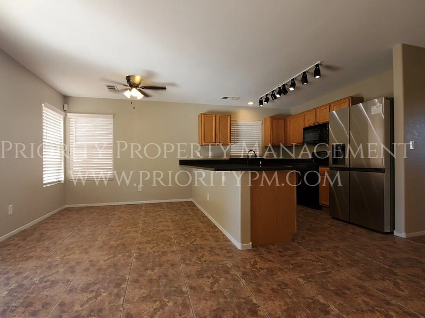 Nw Single Family Home W/Inground Pool!! — Photo 3