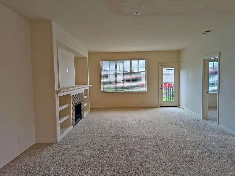 7936 NE Miriam Way — Photo 4