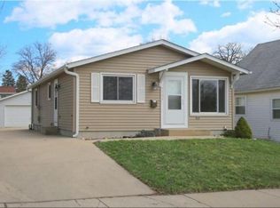7721 Pershing Blvd, Kenosha, WI 53142