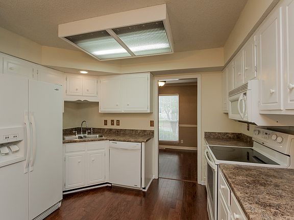 2nd image of 373 N Birchwood Dr