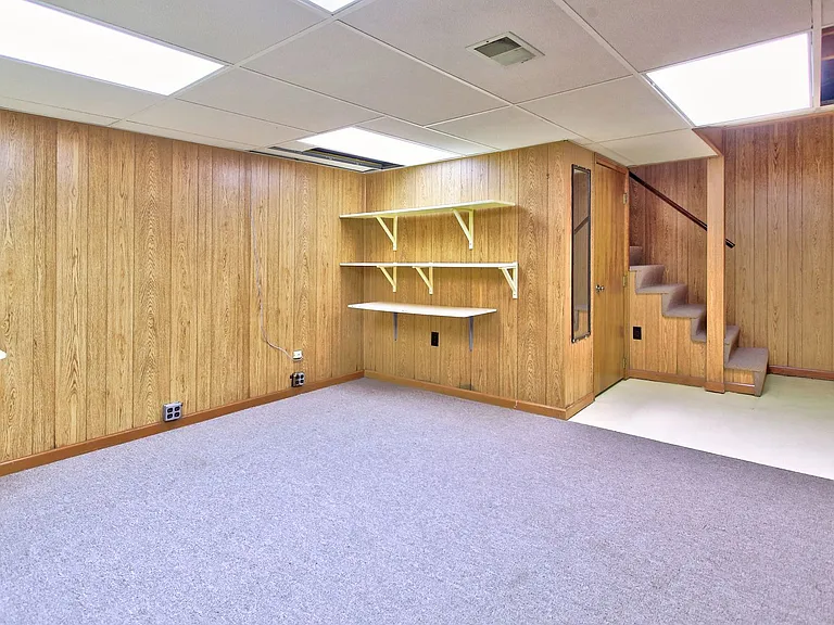 854 York Ave — Photo 18