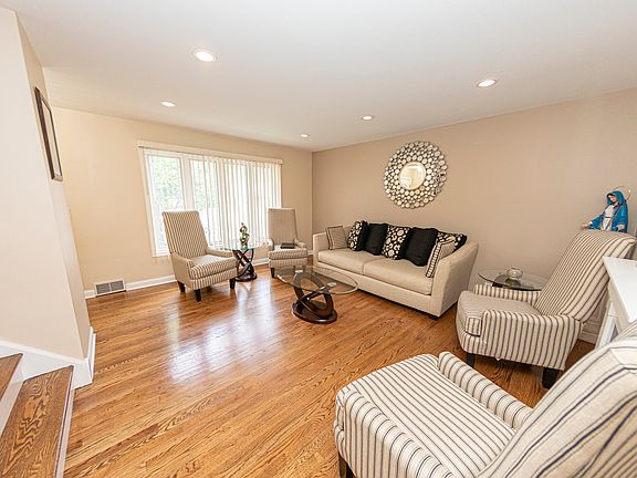 5th image of 7636 Knox Ave