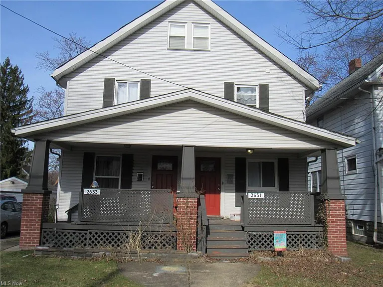 2631 Elmwood St — Photo 3