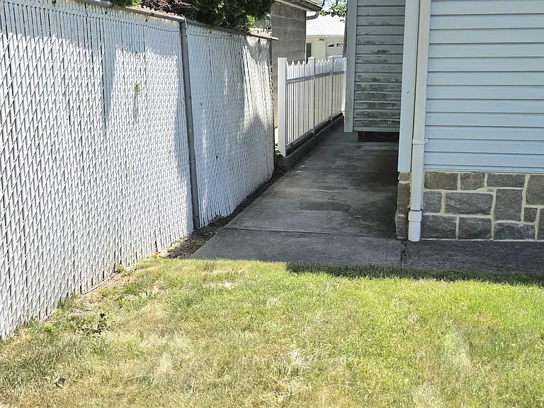 16 Allison Pl #1 — Photo 5