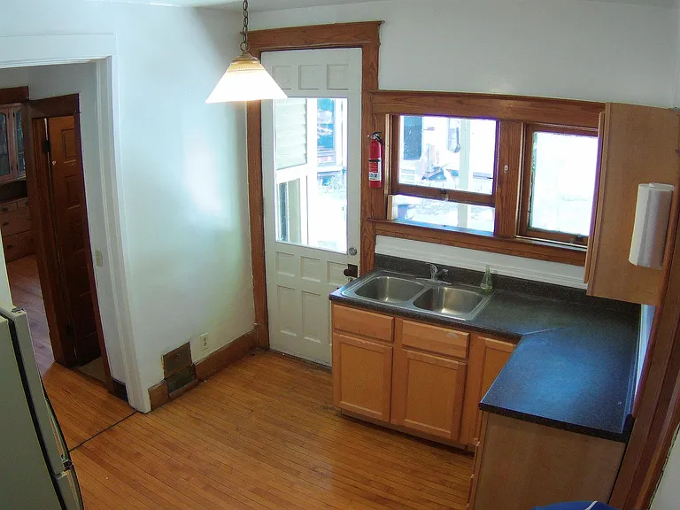 715 W Lovell St — Photo 7