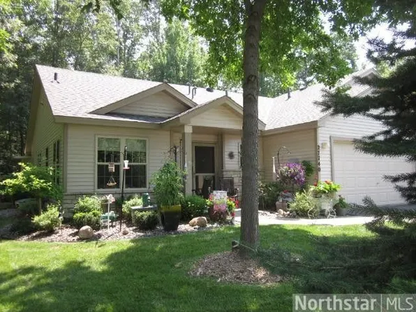 27740 Woodland Dr, Chisago City, MN 55013