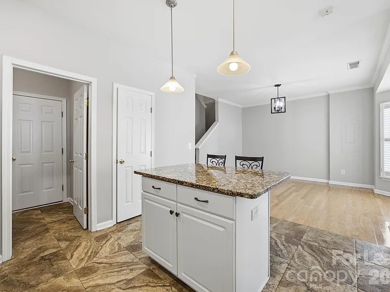 1804 Robinwood Village Dr — Photo 10