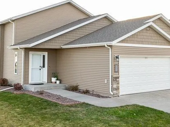 3053 38th Ave S, Moorhead, MN 56560