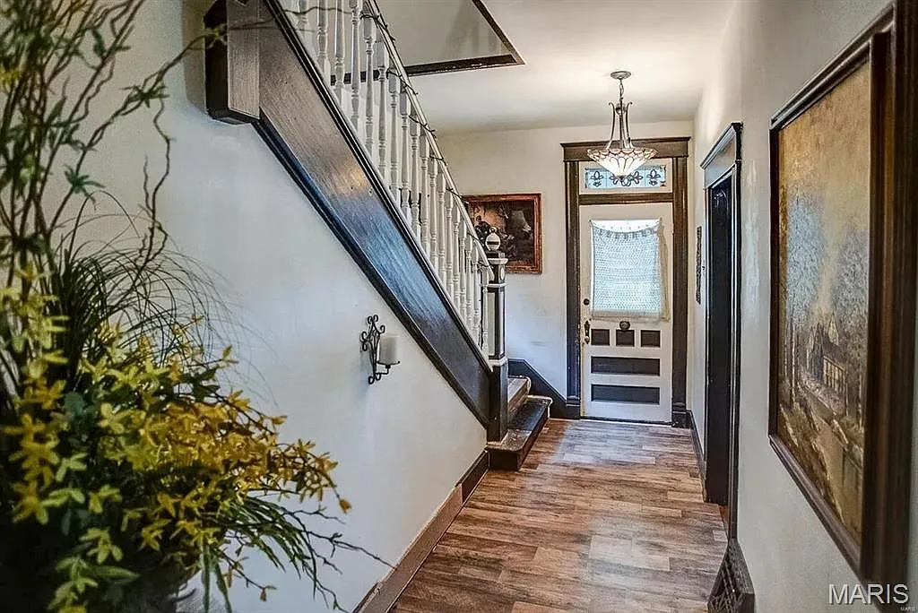 3 bed, 2.0 bath, 1584 sqft, $1,700 — Photo 3