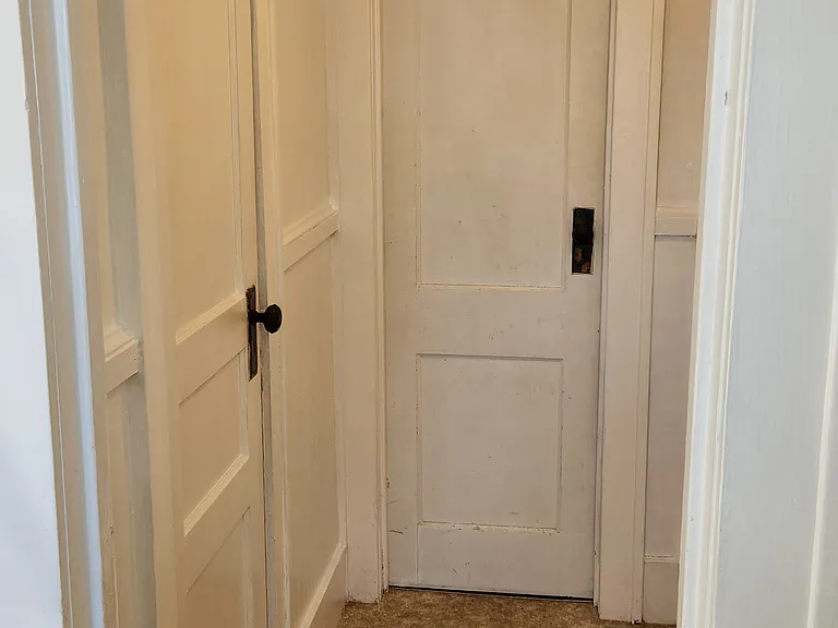 626 W Broadway St — Photo 3