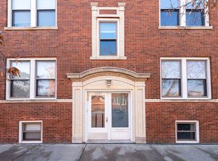 2207 W School St APT 2E, Chicago, IL 60618