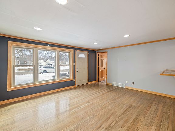 4th image of 6006 SW 15th St