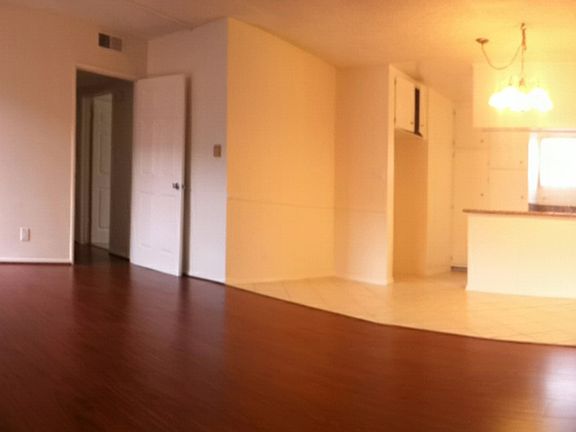5th image of 6064 Whitsett Ave APT 308