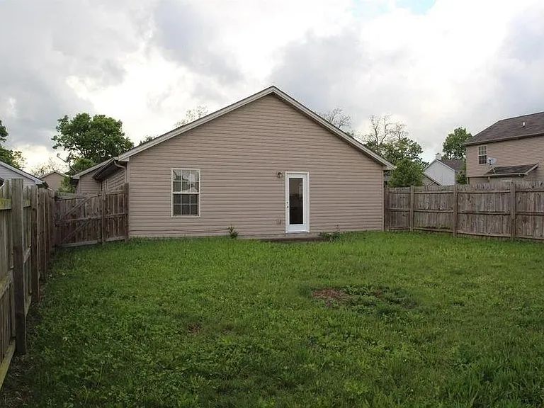 1085 Winding Oak Trl — Photo 2