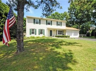 17 Burgundy Ln, Nesconset, NY 11767