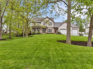 8 Claridge Cir, Webster, NY 14580