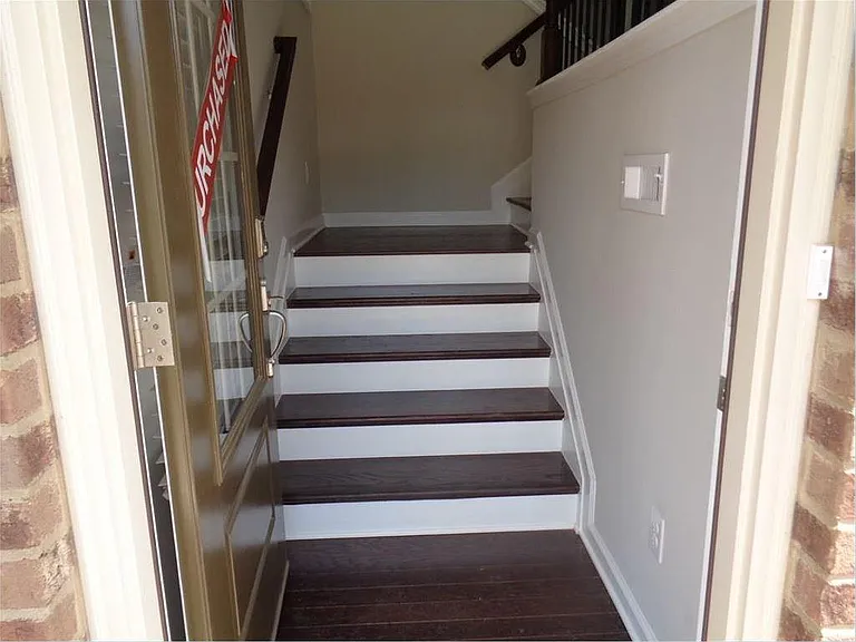 661 Sunset Park Dr — Photo 4