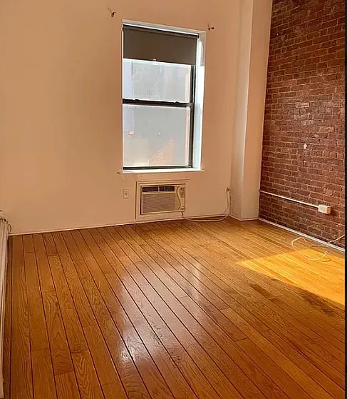2034 5th Ave #4B — Photo 2