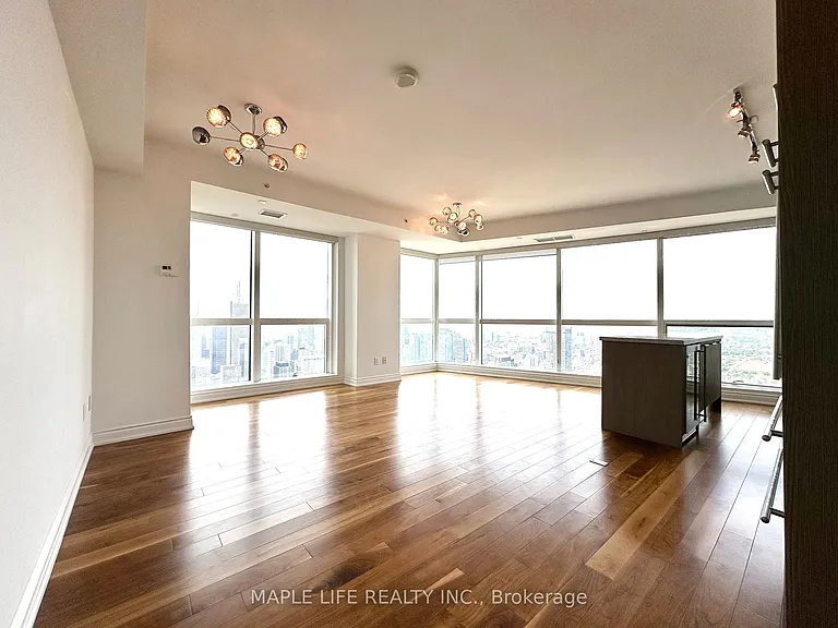 388 Yonge St #7110 — Photo 9