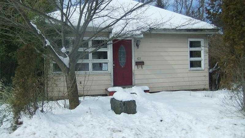 Front view of property