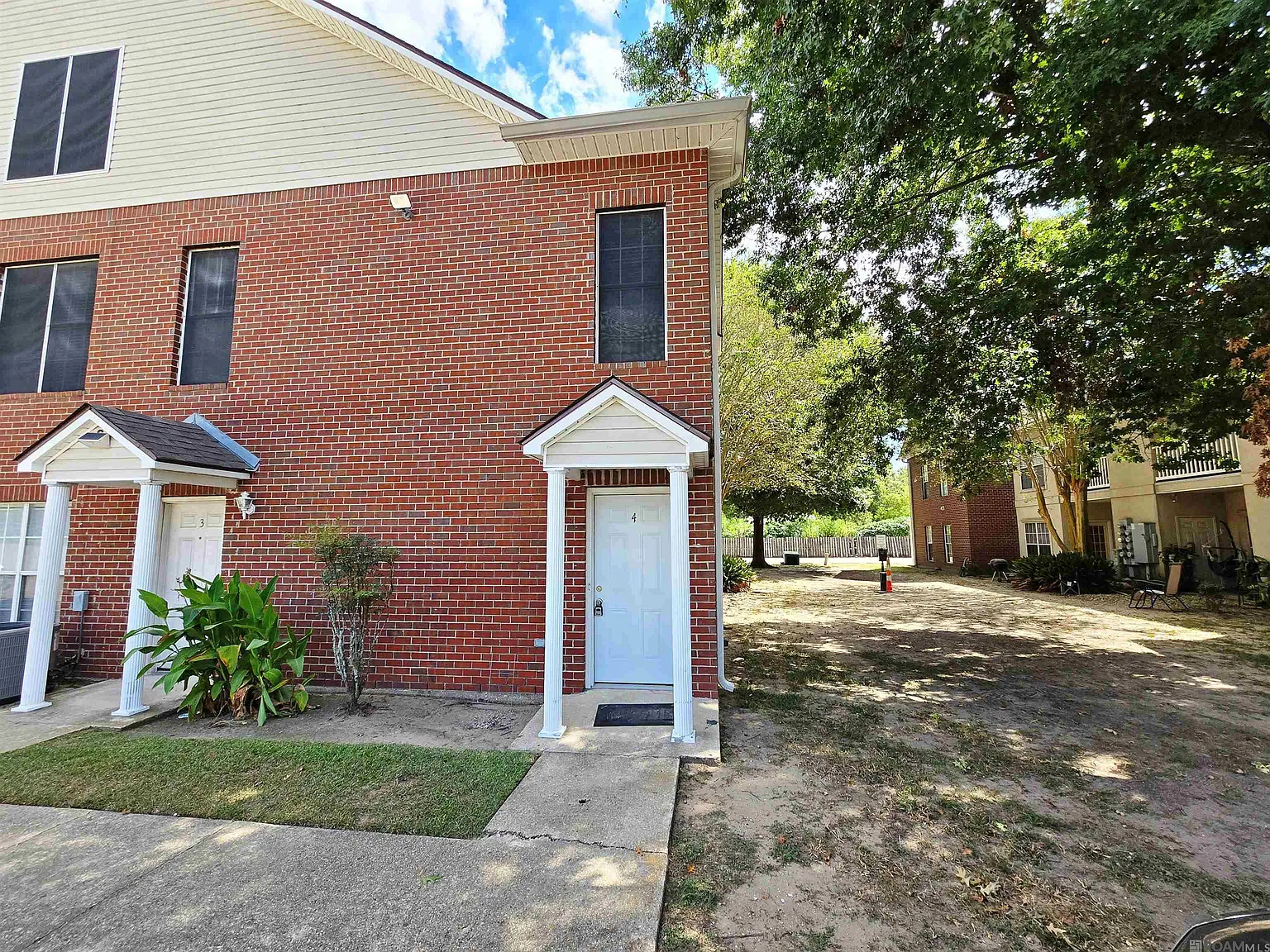 3 bed, 1582 sqft, $1,590 — Photo 1