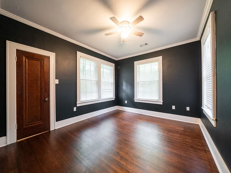 1431 Skyline Dr N — Photo 27