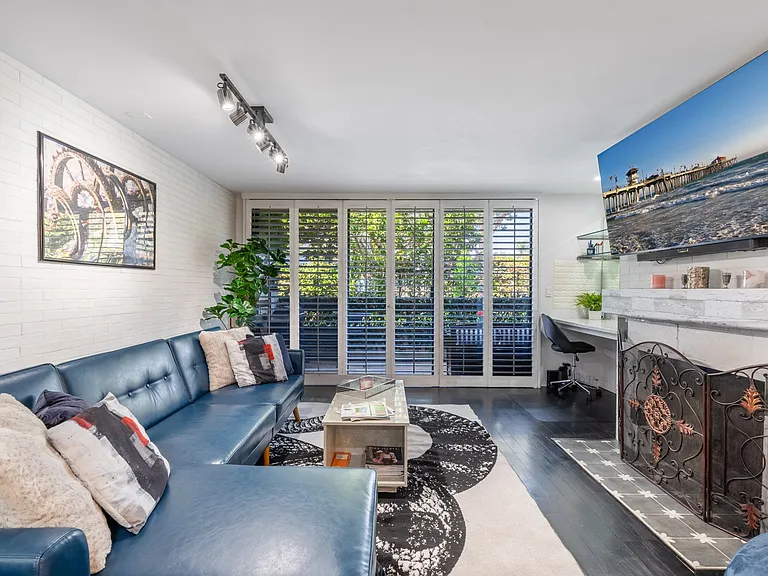1900 Vine St #217 — Photo 1