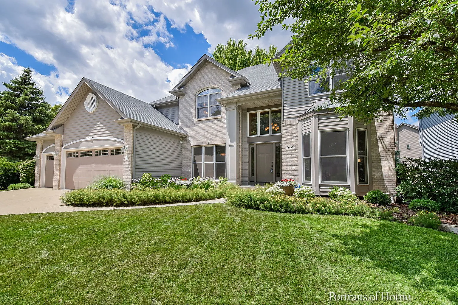 669 Waterbury Dr photo 1