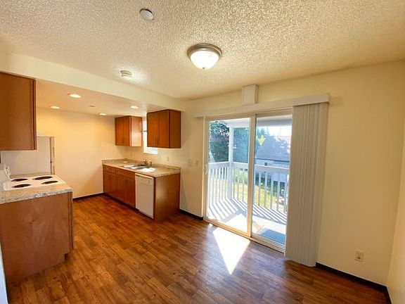 5th image of 2127 12th St APT C210