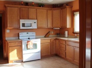 2735 N Carlton Pl, Milwaukee, WI 53210