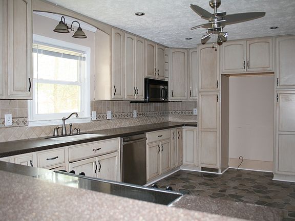 Corian cntr tops & SS aplncs