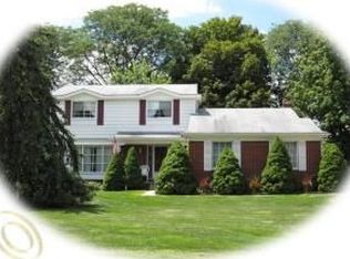 36709 Saxony Rd, Farmington, MI 48335