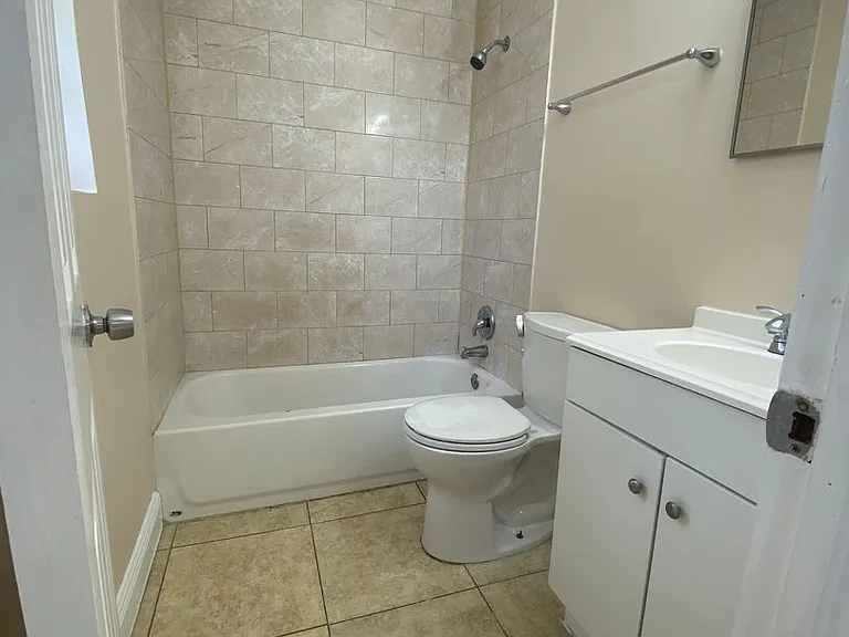4820 Maine St — Photo 7