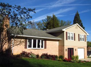 6110 Beech Tree Dr, Alexandria, VA 22310