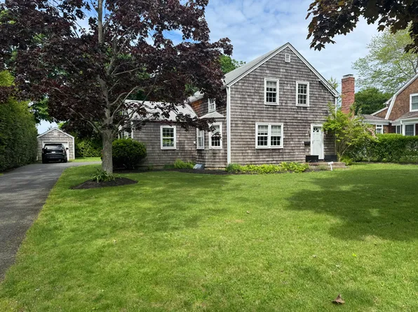21 Elm St, Southampton, NY 11968