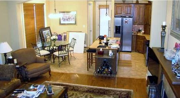 3rd image of 105 Coconut Grove Cir