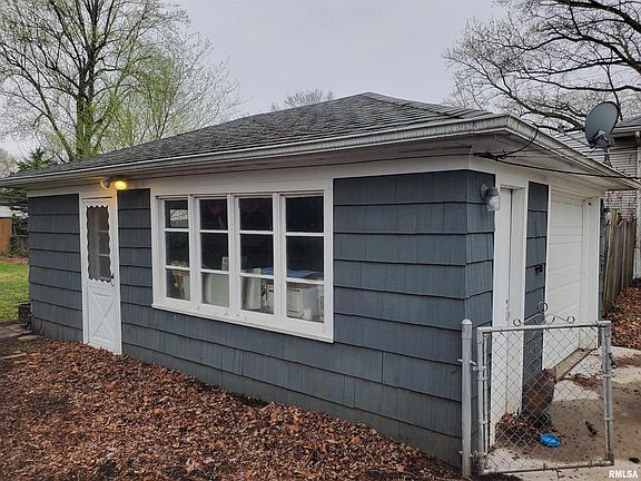 3rd image of 308 E Apple Orchard Rd