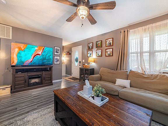 4th image of 1359 Montego Dr